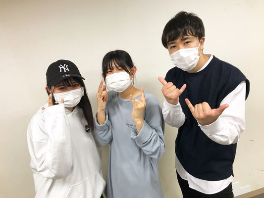 レッスン後にフリースタイルセッションに挑戦した、西千葉スタジオ・月曜日クラスのメンバー、ユウナ、ミナミ、フミ♪