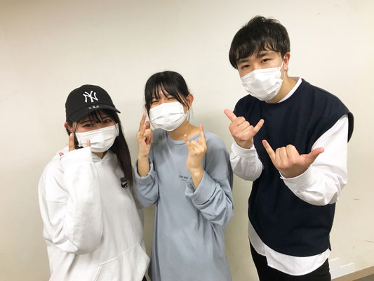 レッスン後にフリースタイルセッションに挑戦した、西千葉スタジオ・月曜日クラスのメンバー、ユウナ、ミナミ、フミ♪