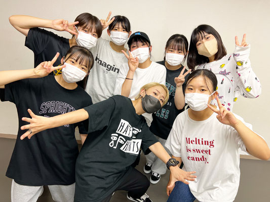 Beat squadの西千葉スタジオ・月曜日クラスのメンバーでレッスン動画の撮影をしました♪皆の一生懸命な姿勢は本当にカッコ良かったです！♪