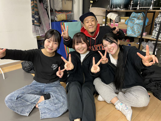 テスト期間中などでメンバーがバタバタしていた千葉 ダンススクール Beat squadの月曜日・ヒップホップクラスですが、この日も元気に楽しくダンス♪