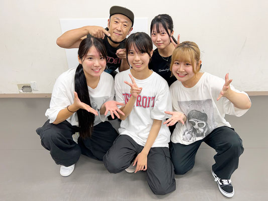 千葉ダンススクール Beat squadの西千葉スタジオ・月曜日ヒップホップクラス♪この日は体験レッスンにマオが参加してくれました♪