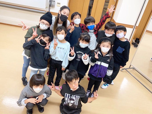 千葉ダンススクール Beat squadの稲毛スタジオ・水曜日キッズクラス♪年末のダンス動画撮影に向けて猛練習中！♪