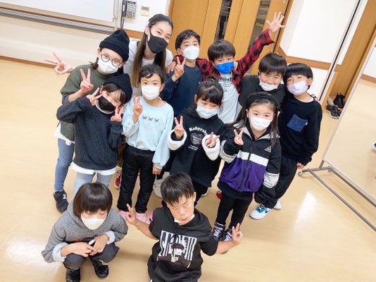 千葉ダンススクール Beat squadの稲毛スタジオ・水曜日キッズクラス♪年末のダンス動画撮影に向けて猛練習中！♪