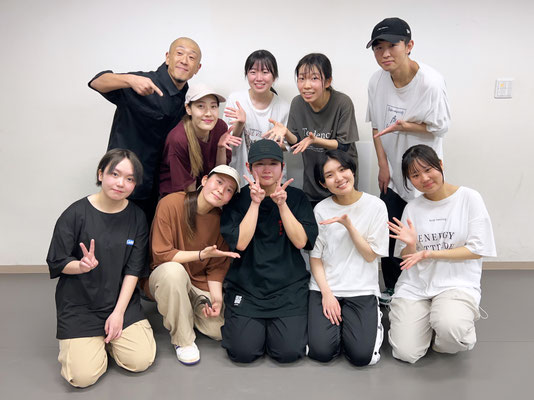 千葉 ダンススクール Beat squadの西千葉スタジオ・土曜日17時10分クラス♪1人1人が頑張り屋さんなクラス♪
