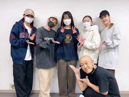 千葉ダンススクール Beat squadの、土曜日・POPPIN ＆ アニメーションクラスに体験で参加してくれたノブエさんがそのまま即日ご入会をしてくれました、嬉しい♪