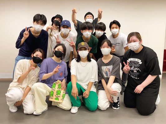 月曜日・火曜日クラスのカンナが西千葉スタジオ・土曜日クラスに遊びに来ました♪クラスの皆もあたたかく迎えてくれました♪