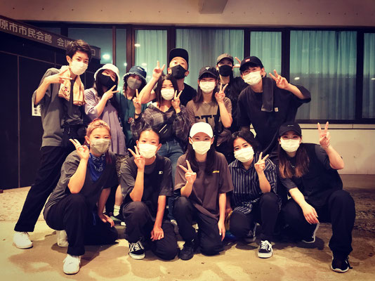 千葉ダンススクール Beat squadの西千葉クラス、そして稲毛・長沼クラスの応援メンバーと集合写真♪