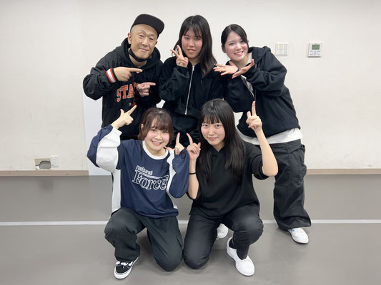 先日、千葉ダンススクール Beat squadの西千葉・月曜日HIPHOPクラスにかえでちゃんが入会してくれました♪