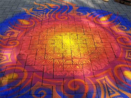 Pflastermalerei mit Kreiden, Mandala.