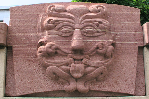 Neidkopfbrunnen Platzgestaltung Markt Großostheim - Bronze, Sandstein, Beton, 2007 bis 2009