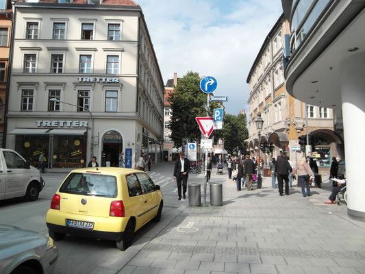 Sendlinger Straße Ecke Fürstenfelder Straße - Blick Richtung Marienplatz - Juni 