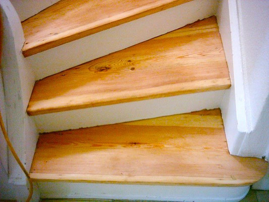 Treppe mit Acryl-Wasserlack lackieren