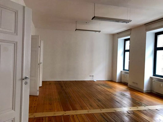 Dielen mit alter abgenutzter Versiegelung schleifen Rosentaler Strasse, Mitte, Berlin