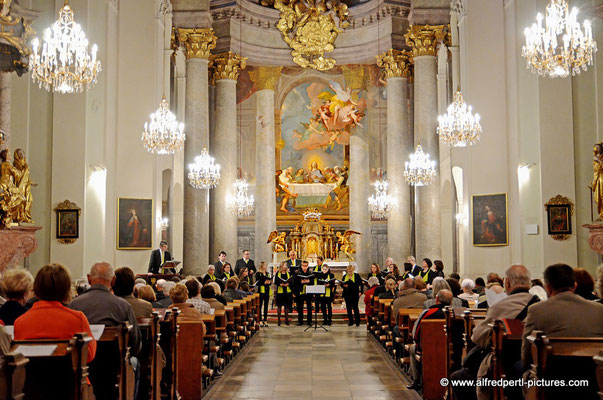 Konzert der Chorvereinigung pro musica in der Augustinerkirche im Rahmen der Korneuburger Kultur- und Musiktage 2015.