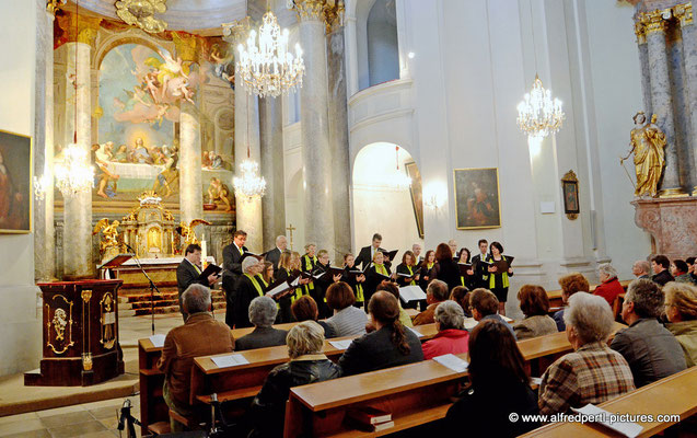 Konzert der Chorvereinigung pro musica in der Augustinerkirche im Rahmen der Korneuburger Kultur- und Musiktage 2015.