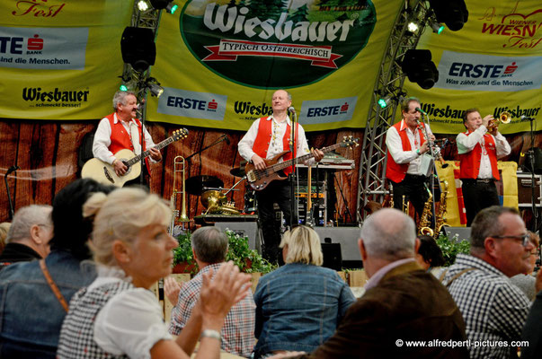 Die Fidelen Mölltaler auf der Wiener Wiesn 2015