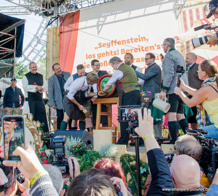 Kaiser Wiesn Wien - Eröffnung: Bieranstich