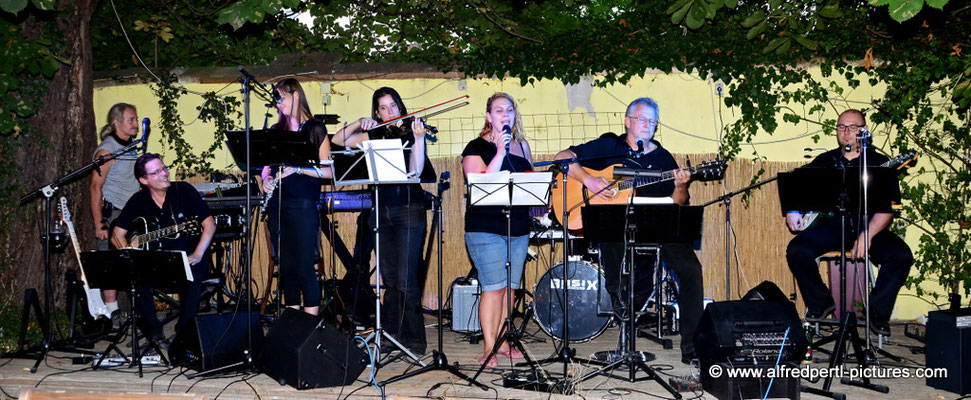Konzert von Gaunersdorf 5 in Gaweinstal - Cafe Restaurant Schilling