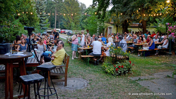 Konzert von Gaunersdorf 5 in Gaweinstal - Cafe Restaurant Schilling