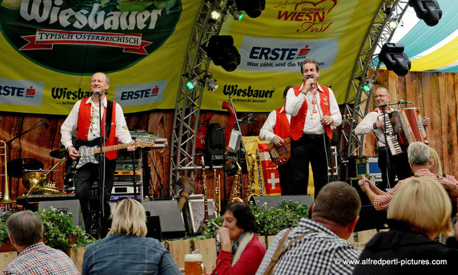 Die Fidelen Mölltaler auf der Wiener Wiesn 2015