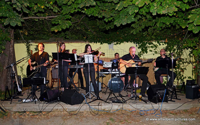 Konzert von Gaunersdorf 5 in Gaweinstal - Cafe Restaurant Schilling