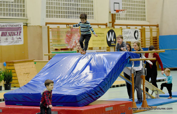 Schauturnen der Sportunion Korneuburg in der Guggenberger Sporthalle 2016