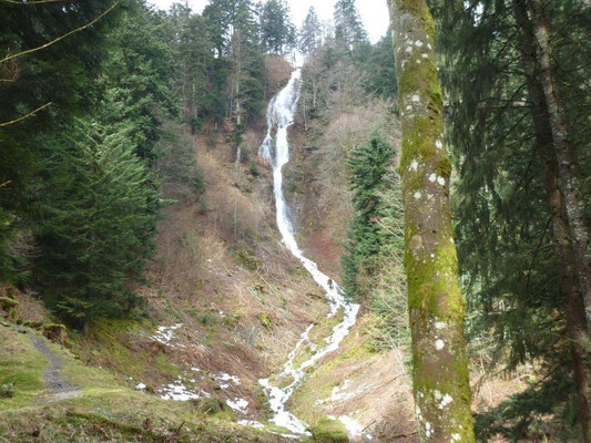 Cascade du Gazon Vert Photo SUTTER Noel