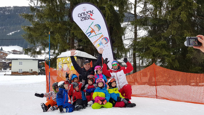 Abschlußfoto für "YOUNG-STARS" Leistungspass, alle haben Level 1 "Schneehase" bestanden,