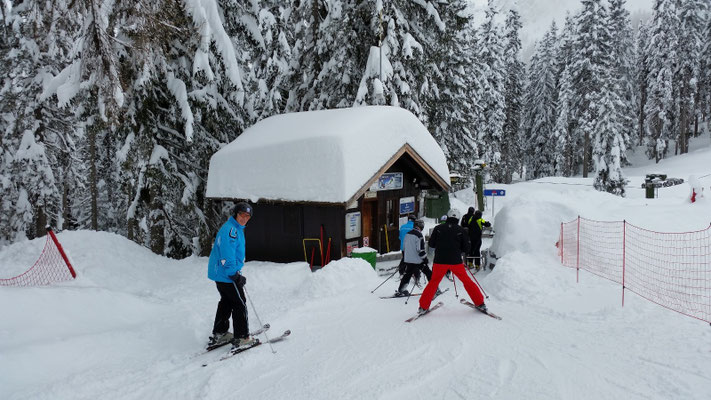 vor drei Tagen lag auf der Hütte noch kein Schnee