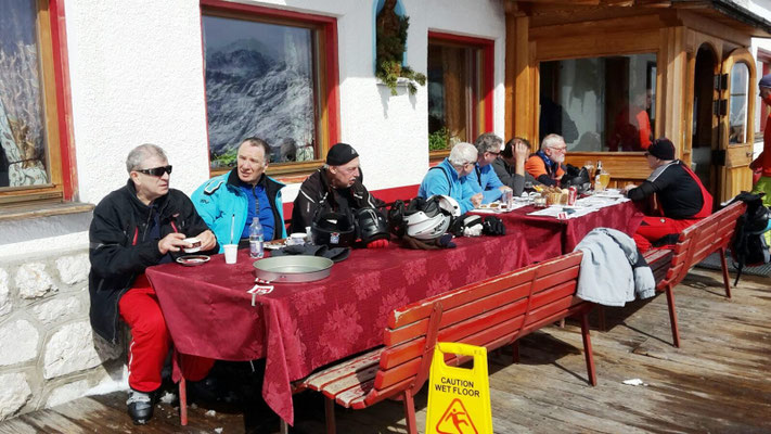 Am Donnerstag dann Mittagspause in Cortina D`Anpezzo...