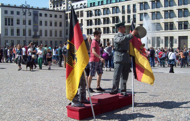 East & West German Soldiers @ Berlin, Germany 19.5.13