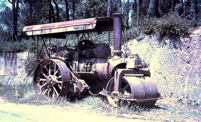 Derelict Steam Roller @ Opporto, Portugal 5.70