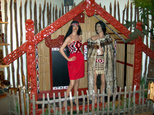 Te Puia Maori Figures @ Rotorua, New Zealand 2.6.09