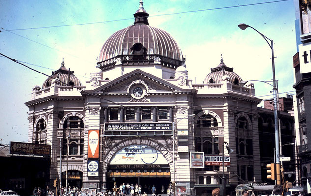 World Tour - Flinders Street Station @ Melbourne VIC 10.12.75