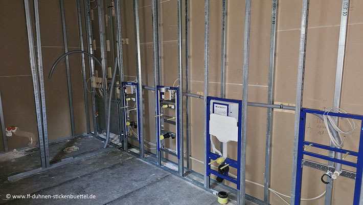 Installation der Sanitärtechnik © FF-Duhnen-Stickenbüttel