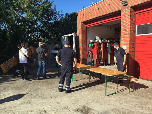 Vorbereitung des Grillens © Freiwillige Feuerwehr Cuxhaven-Duhnen