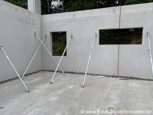 Ordentliche Wände aus Beton, kein Pappmachee. Daumen hoch! © FF-Duhnen-Stickenbüttel