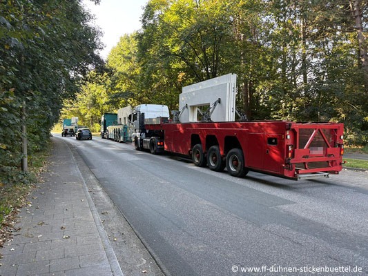 Die Warteschlange vor der Einfahrt zum Fort Thomsen © FF-Duhnen-Stickenbüttel