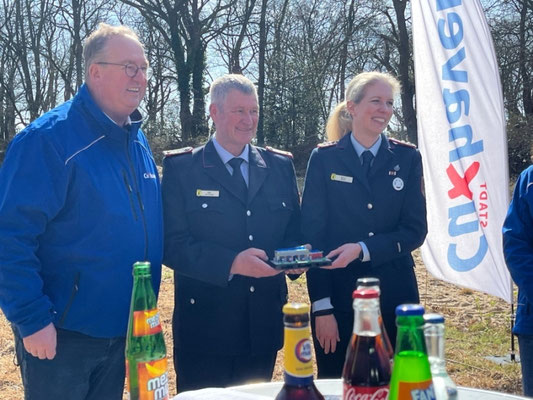 OB. Uwe Santjer, Obm. Dirk von Kroge, Stellv. Karen Brütt© FF-Duhnen-Stickenbüttel