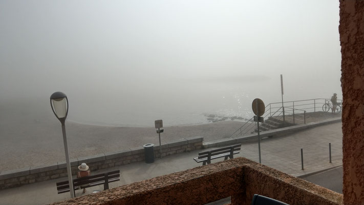 la plage du Môle un jour de brouillard ! pas de baignade ce jour là  idem ! 