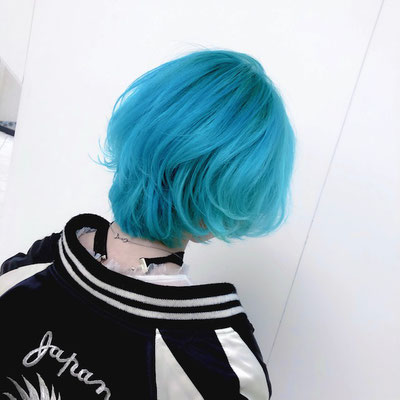 HairColorOsaka大阪・心斎橋の派手髪、デザインカラー、ダブルカラー、ブリーチから水色、綾波れい