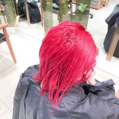 HairColorOsaka大阪・心斎橋の派手髪、デザインカラー、ダブルカラー、ブリーチからピンクヘアボブ