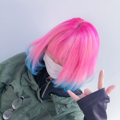 HairColorOsaka大阪・心斎橋の派手髪、デザインカラー、ダブルカラー、ブリーチからピンクヘアーで毛先ブルー、夢見リアムヘア