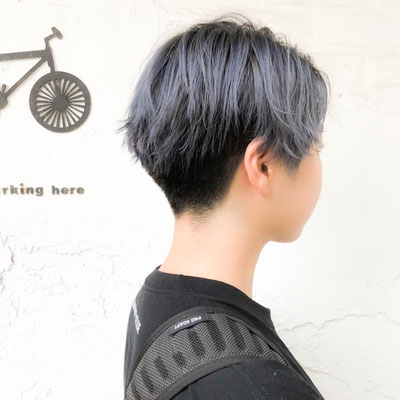 HairColorOsaka大阪・心斎橋の派手髪、デザインカラー、ダブルカラー、ブリーチからシルバーヘア
