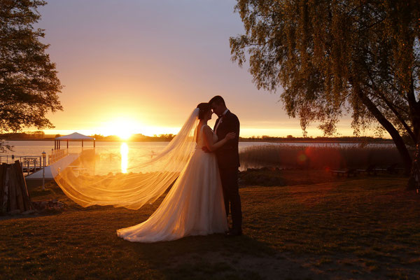 Hier hat die Fotografin, Anja Mey, den absolut perfekten Moment des Sonnenuntergang abgepasst - Wow!