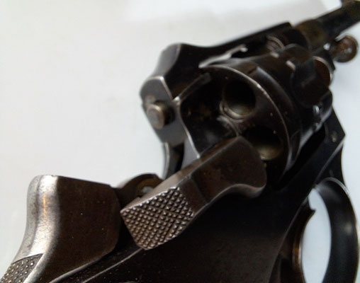 revolver 8 mm modèle 1887 civil saint étienne vue des chambres 