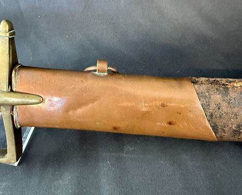 sabre hussard révolutionnaire vue de la chape en cuivre 