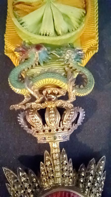 ordre du dragon d'annam officier detail du dragon emaillé 