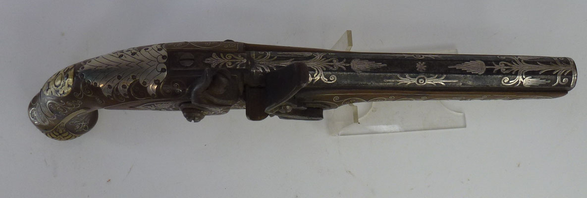 pistolet à silex  orientale vue du canon damasquiné