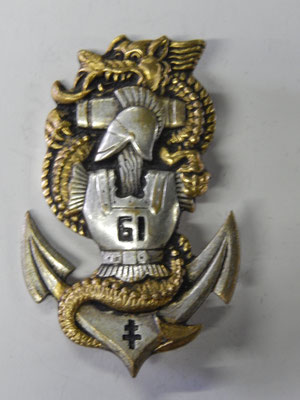  insigne 61° BCG en EO .  DPN H568 Prix :25 euros 